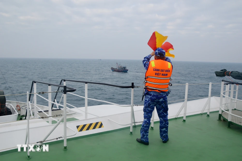 Chuyến tuần tra liên hợp giữa Cảnh sát Biển Việt Nam và Cảnh sát Biển Trung Quốc lần thứ hai, năm 2023. (Ảnh: TTXVN phát)