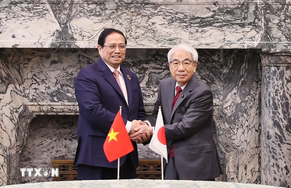 Thủ tướng Phạm Minh Chính gặp Chủ tịch Thượng viện Nhật Bản Otsuji Hidehisa. (Ảnh: Dương Giang/TTXVN