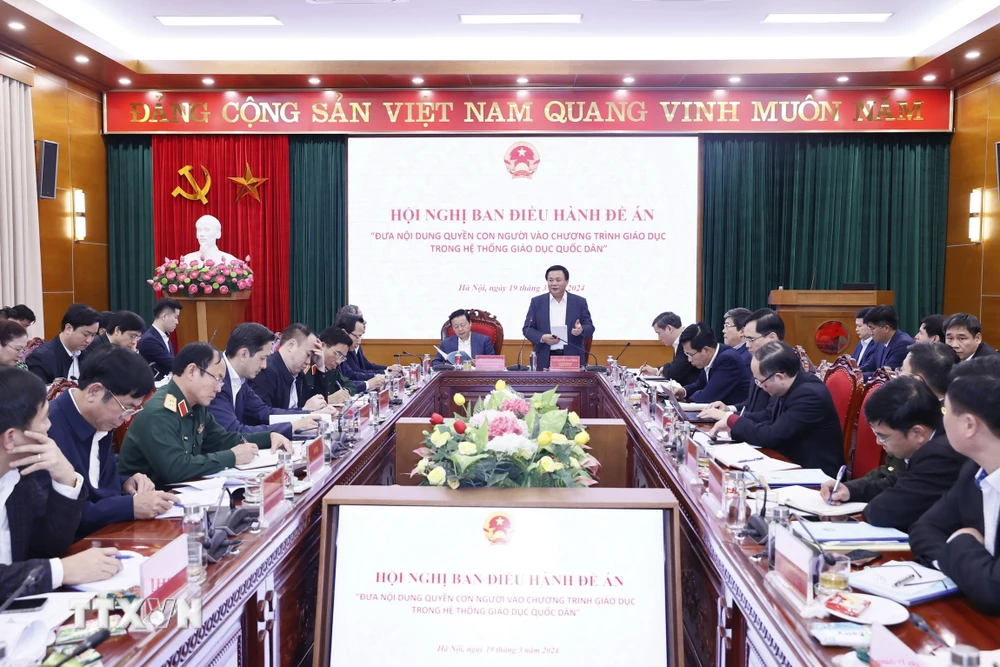 Giáo sư-tiến sỹ Nguyễn Xuân Thắng, Ủy viên Bộ Chính trị, Giám đốc Học viện Chính trị Quốc gia Hồ Chí Minh, Chủ tịch Hội đồng Lý luận Trung ương phát biểu. (Ảnh: Văn Điệp/TTXVN)