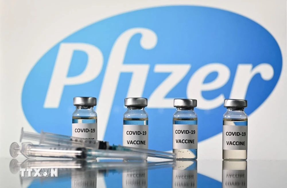 Hình ảnh minh họa vaccine phòng COVID-19 của Pfizer. (Ảnh: AFP/TTXVN)