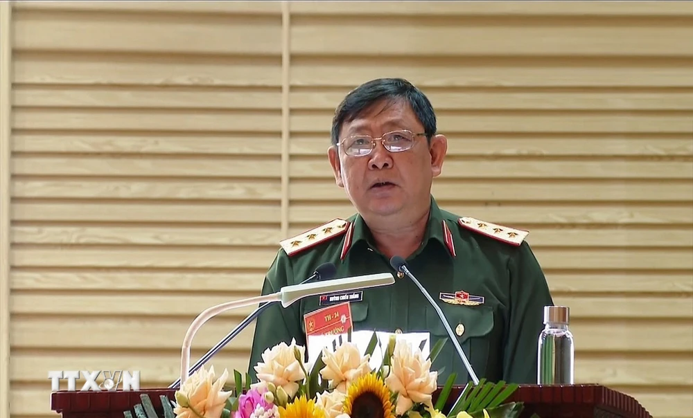Thượng tướng Huỳnh Chiến Thắng phát biểu chỉ đạo tại hội nghị. (Ảnh: Hồng Pha/TTXVN phát)