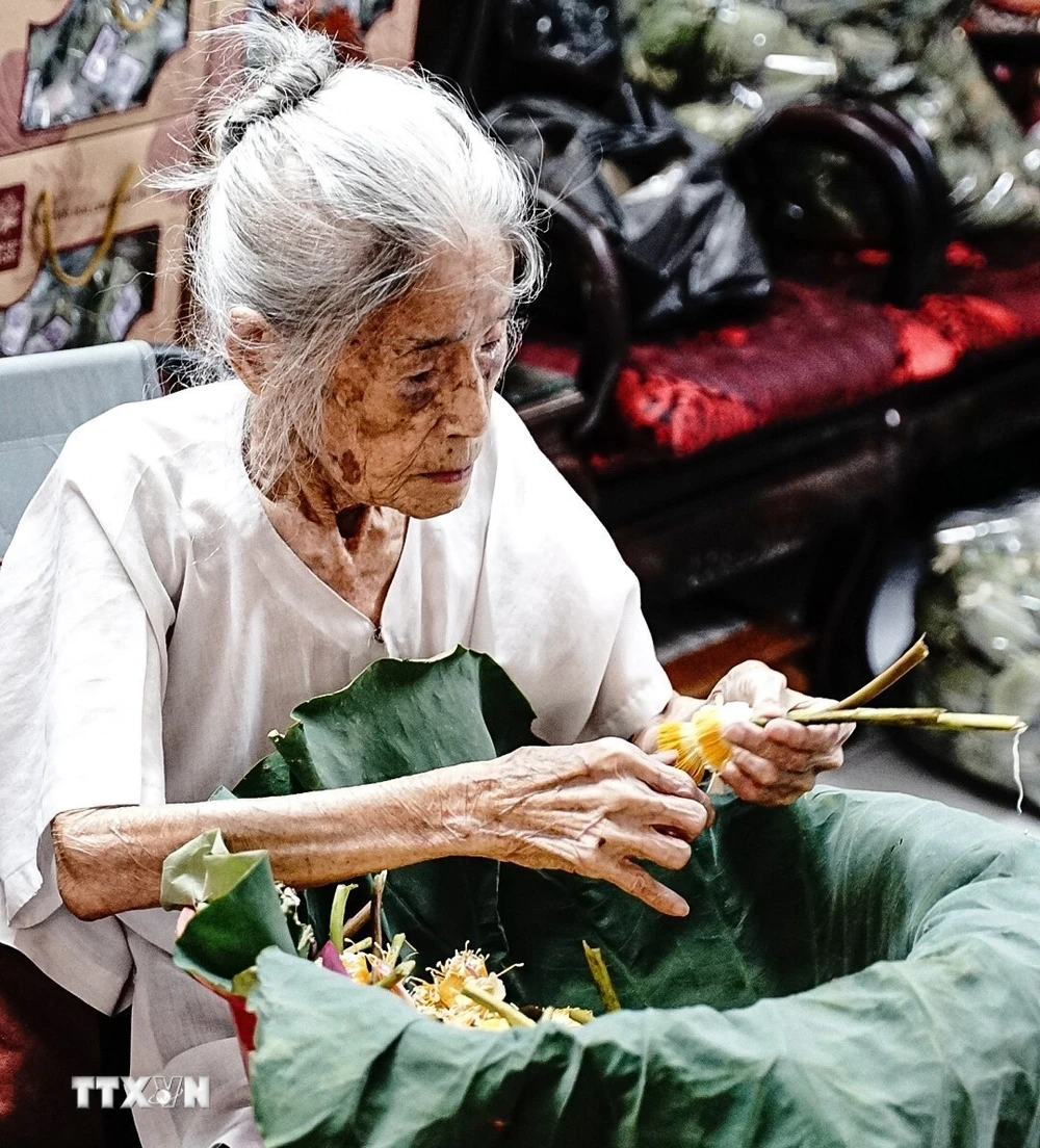 Độc nhất Hà Thành: Cụ bà 101 tuổi và bí mật ướp "thiên cổ đệ nhất trà" bán đắt hàng 2 thế kỉ- Ảnh 5.