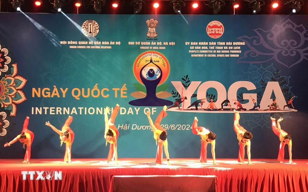 Màn đồng diễn ấn tượng kỷ niệm 10 năm Ngày Quốc tế Yoga tại Hải Dương