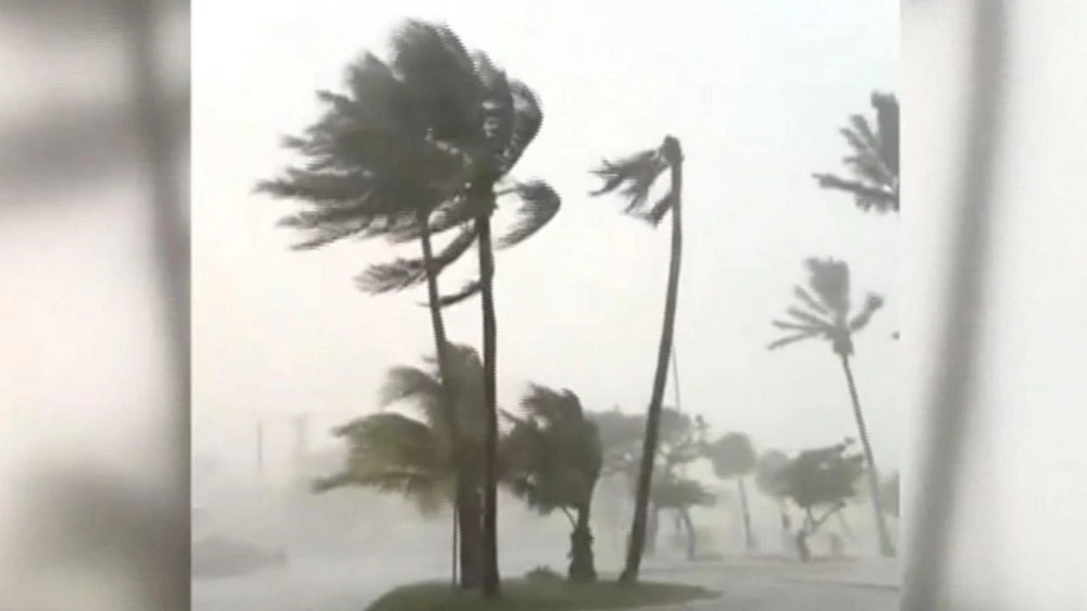 Sức gió mạnh nhất vùng gần tâm bão Debby duy trì ở mức 100 km/h. (Nguồn: Cbsnews)