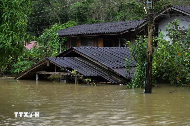 Cảnh ngập lụt sau những trận mưa lớn tại Narathiwat, Thái Lan. (Ảnh: Getty Images/TTXVN)