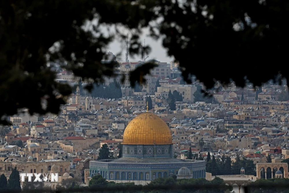 Nhà thờ Mái Vòm trong khu phức hợp đền thờ Hồi giáo Al-Aqsa/Núi Đền ở Jerusalem. (Ảnh: AFP/TTXVN)