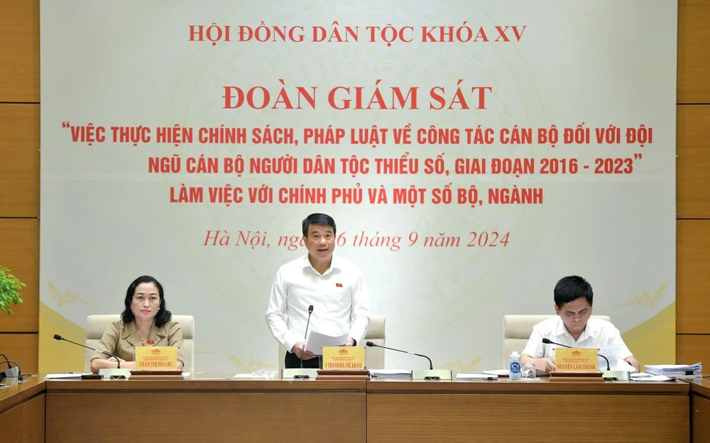 Chủ tịch Hội đồng Dân tộc Y Thanh Hà Niê Kđăm - Trưởng Đoàn giám sát phát biểu tại cuộc làm việc. (Nguồn: Cổng Thông tin Điện tử Quốc hội Việt Nam)