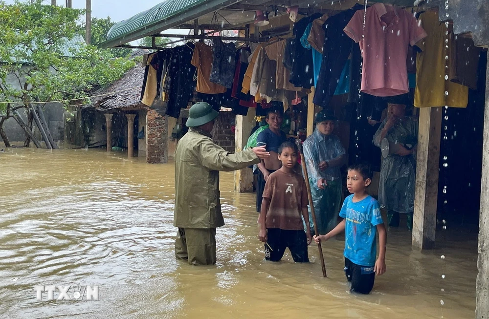 Hà Nội: Ban hành lệnh báo động 2 ở Sơn Tây, Ba Vì, Phúc Thọ, Đan Phượng, Mê Linh - Ảnh 1.