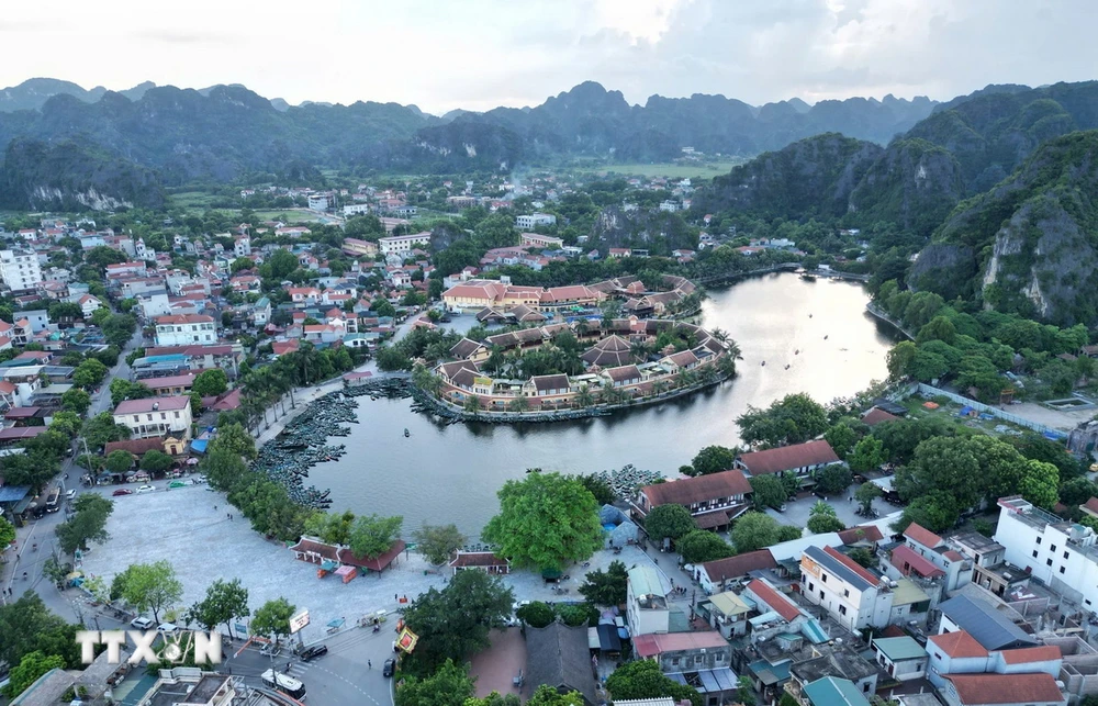 Khu du lịch Tam Cốc-Bích Động, huyện Hoa Lư được nhập toàn bộ vào thành phố Hoa Lư. (Ảnh: Đức Phương/TTXVN)