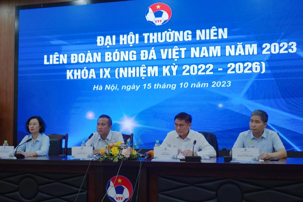 Liên đoàn Bóng đá Việt Nam (VFF) báo cáo tiến độ thực hiện kế hoạch chuẩn bị cho các giải đấu lớn của Đội tuyển Việt Nam trong những tháng cuối năm 2023 và năm 2024. (Ảnh: Việt Anh/Vietnam+)
