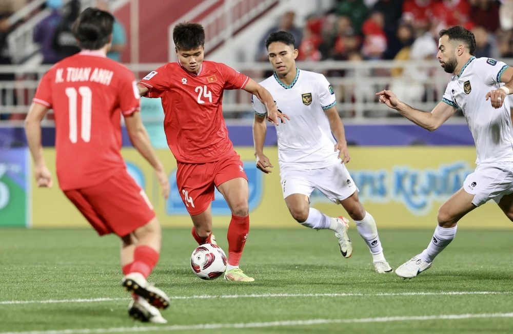 Hai tháng sau trận thua 0-1 trước Indonesia, Tuyển Việt Nam sẽ hướng đến một kết quả có lợi ở trận tái đấu vào tối 21/3. (Ảnh: Hoàng Linh/TTXVN)