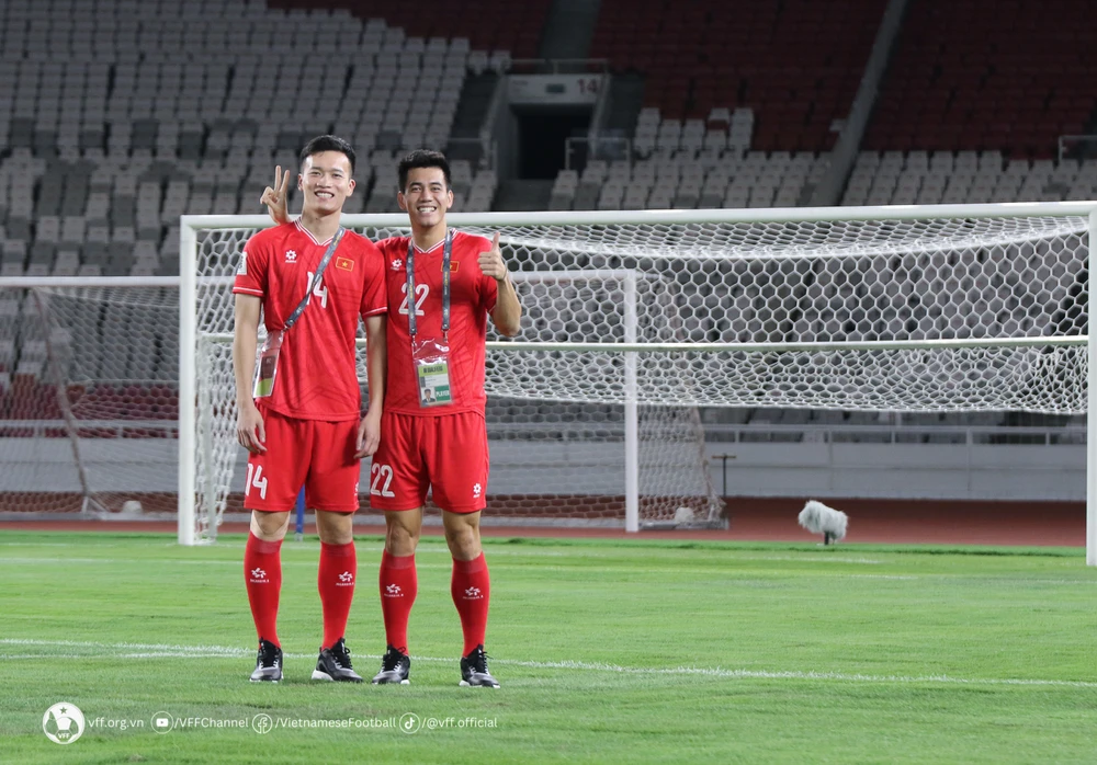 Tiền vệ Hoàng Đức (số 14) trở lại đội hình xuất phát của Đội tuyển Việt Nam trong cuộc đối đầu với chủ nhà Indonesia. (Ảnh: VFF)