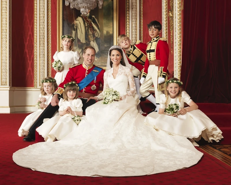 13 chiếc váy cưới Hoàng gia mang tính biểu tượng trong thế kỷ 20 và 21