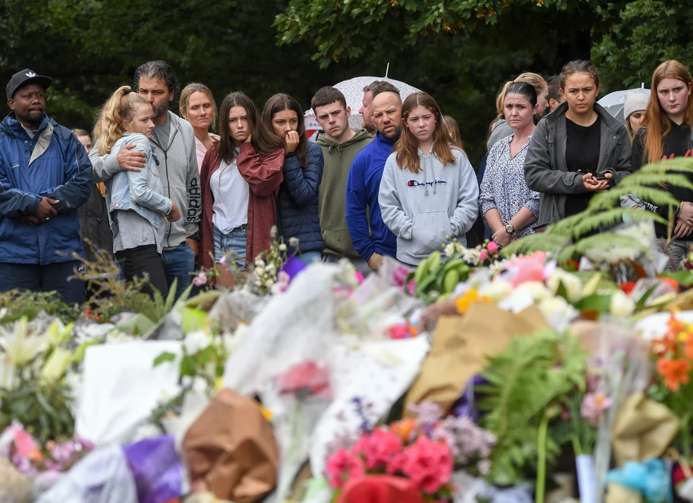 Người dân tưởng niệm các nạn nhân thiệt mạng trong vụ xả súng tại Christchurch, New Zealand, ngày 17/3/2019. (Ảnh: THX/TTXVN)