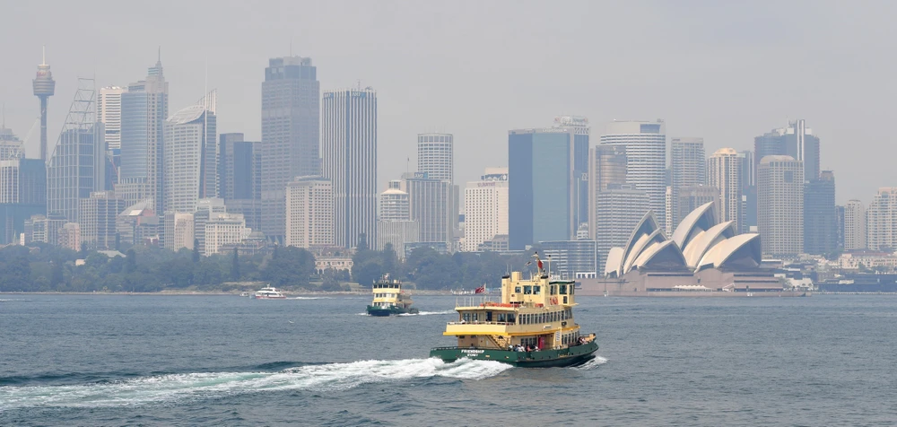 Khói mù ô nhiễm bao phủ bầu trời tại Sydney, Australia. (Ảnh: AFP/ TTXVN)