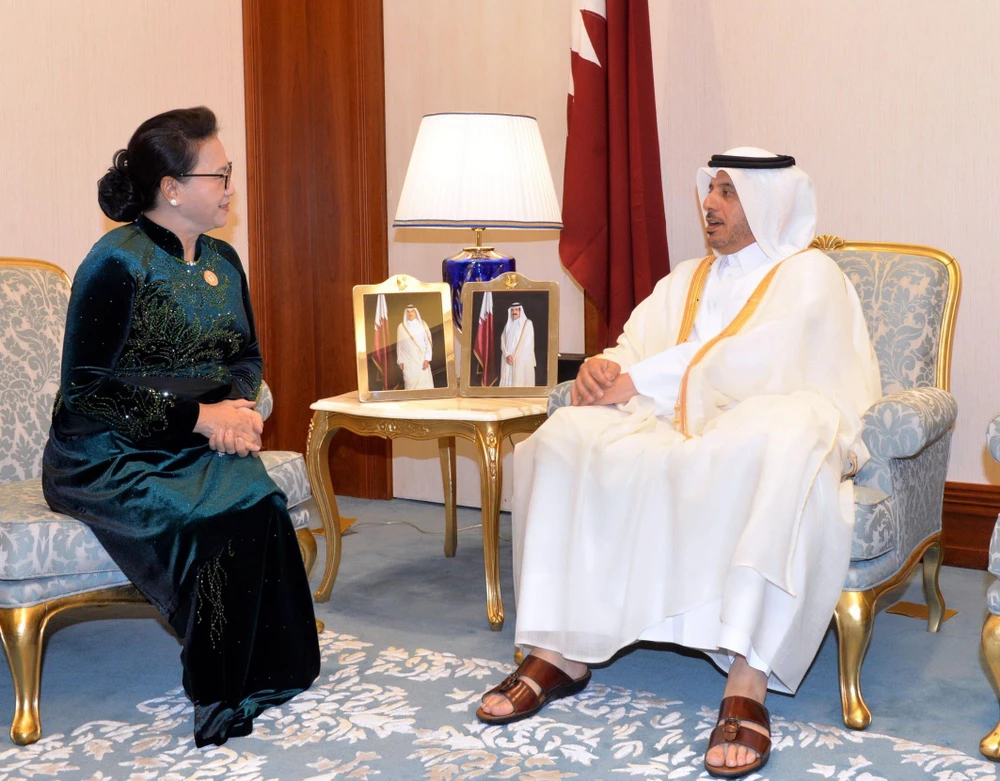 Chủ tịch Quốc hội Nguyễn Thị Kim Ngân hội kiến Thủ tướng Qatar Abdullah bin Nasser bin Khalifa Al Thani. (Ảnh: Trọng Đức/TTXVN)