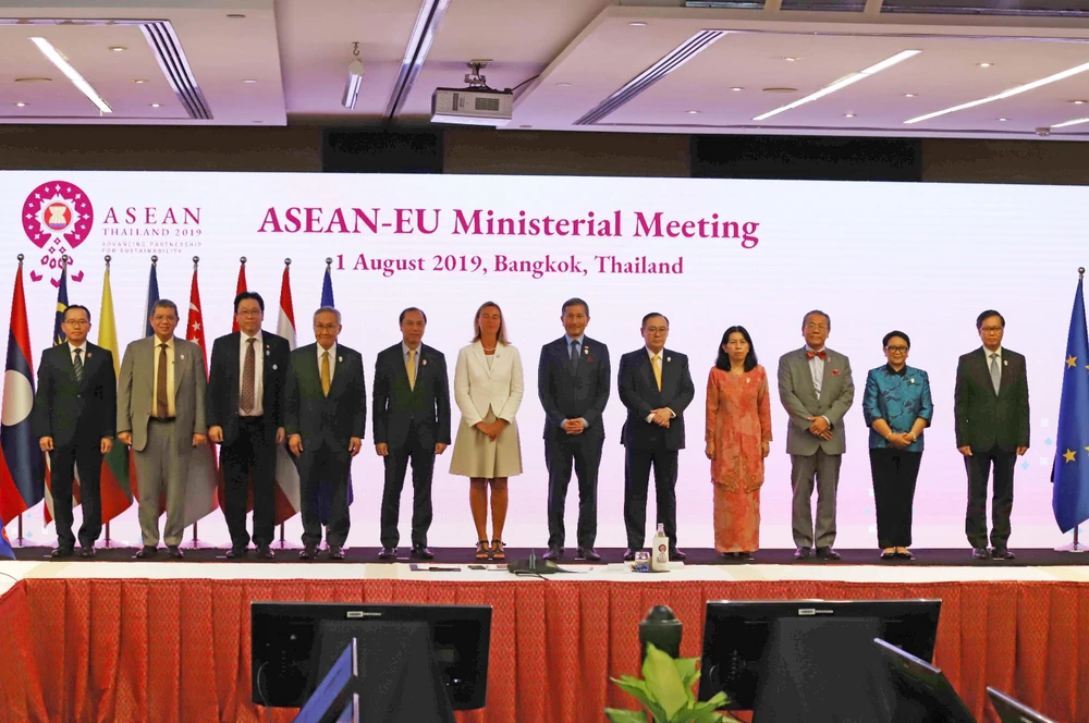Các Bộ trưởng ASEAN-EU. (Ảnh: Hữu Kiên/TTXVN)