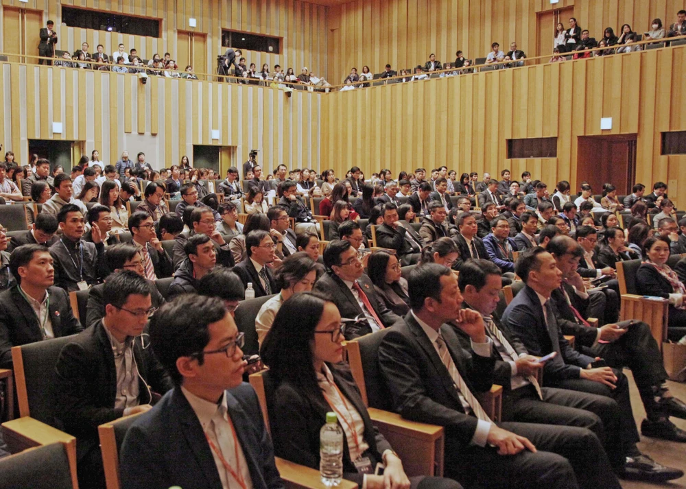 Gần 1.000 trí thức Việt Nam đang học tập và làm việc tại Nhật Bản tham dự diễn đàn. (Ảnh: Thành Hữu/TTXVN)