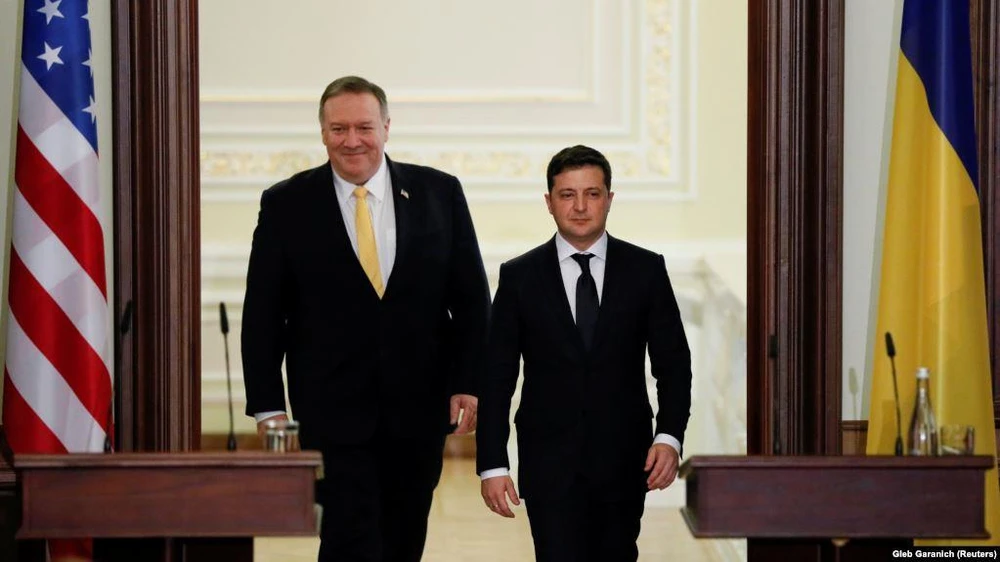 Ngoại trưởng Mỹ Mike Pompeo và Tổng thống Ukraine Volodymyr Zelenskiy trong cuộc gặp ngày 31/1. (Nguồn: Reuters)