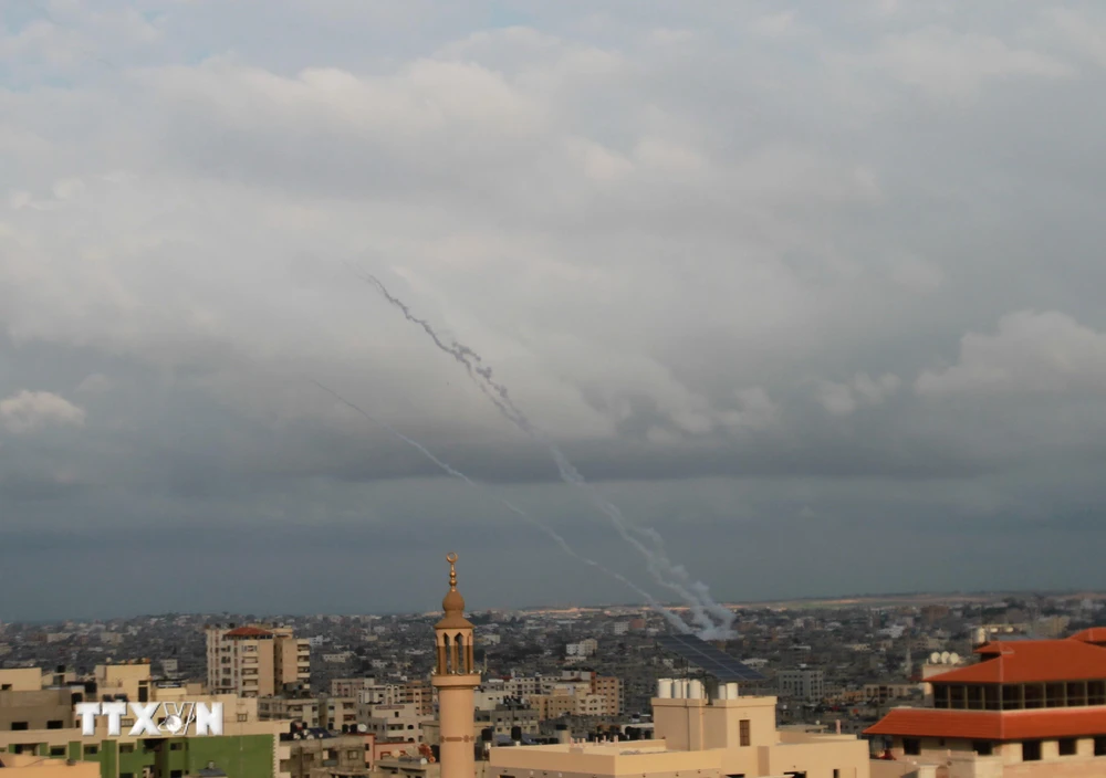 Rocket được bắn từ dải Gaza về phía Israel ngày 24/2/2020. (Ảnh: THX/TTXVN)