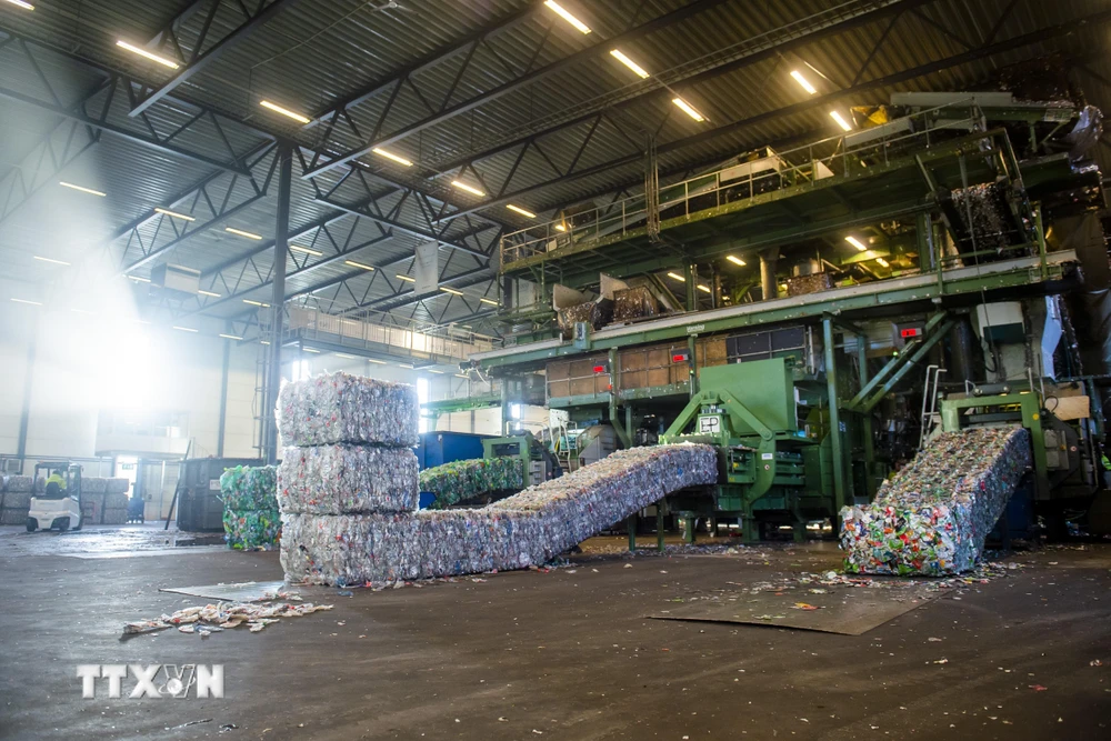 Rác thải nhựa được tái chế tại nhà máy ở Fetsund, đông nam Na Uy. (Ảnh: AFP/TTXVN)