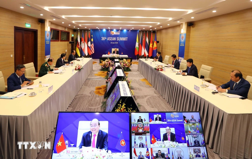Thủ tướng Nguyễn Xuân Phúc, Chủ tịch ASEAN 2020 phát biểu tại Lễ khai mạc Hội nghị Cấp cao ASEAN lần thứ 36. (Ảnh: Thống Nhất/TTXVN)