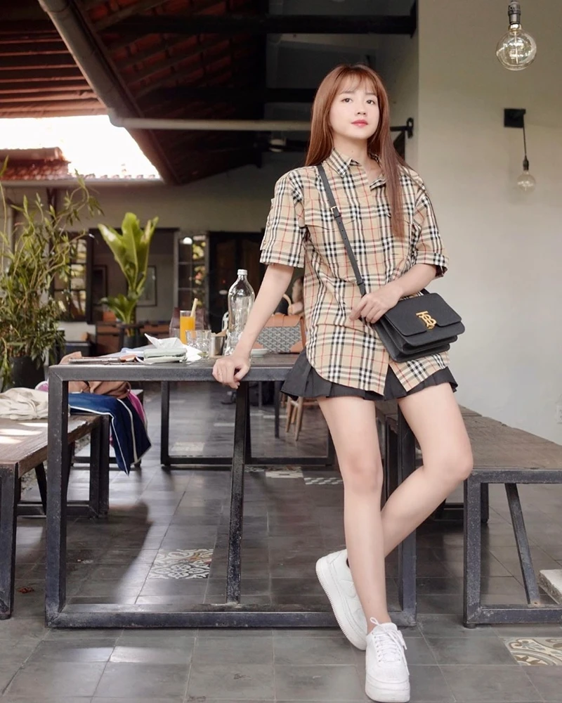 Váy Burberry check kẻ truyền thống - Tín đồ hàng hiệu