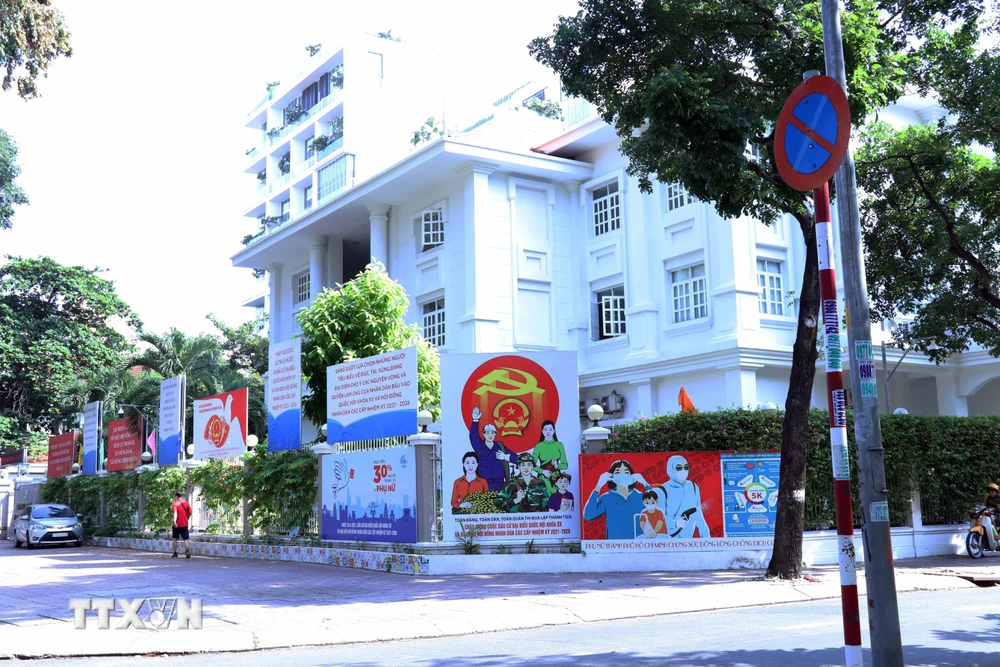 Pano cổ động tuyên truyền bầu cử tại phường Võ Thị Sáu, Quận 3, Thành phố Hồ Chí Minh. (Ảnh: Xuân Khu/TTXVN)