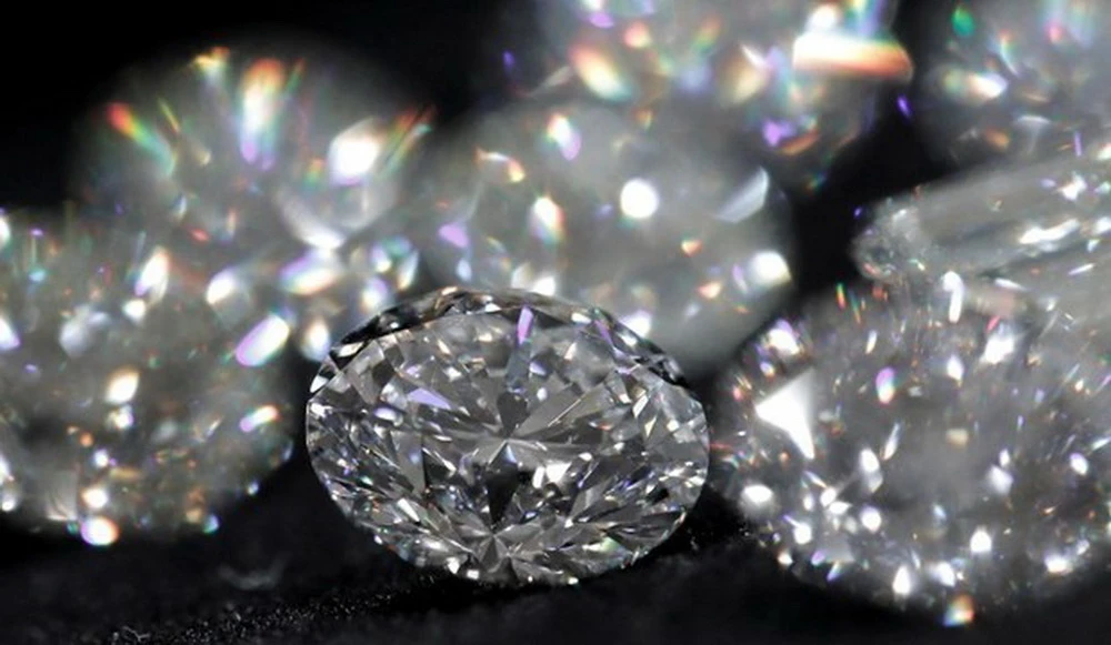 Những viên kim cương được nhà sản xuất kim cương Alrosa trưng bày giới thiệu tại Moskva, Nga. (Nguồn: Reuters)