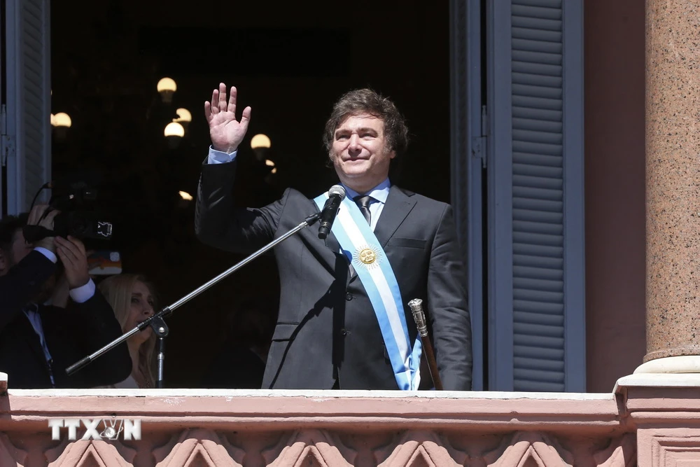 Tân Tổng thống Argentina Javier Milei tuyên thệ nhậm chức tại Buenos Aires. (Ảnh: AFP/TTXVN)