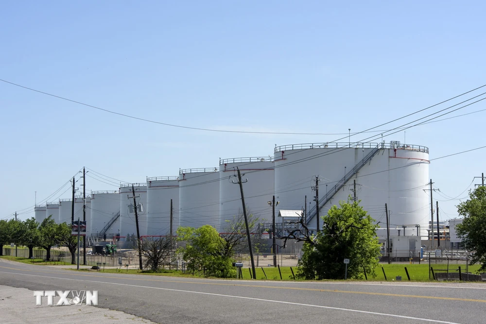 Cơ sở dự trữ dầu thô của Mỹ tại Houston, bang Texas. (Ảnh: AFP/TTXVN)