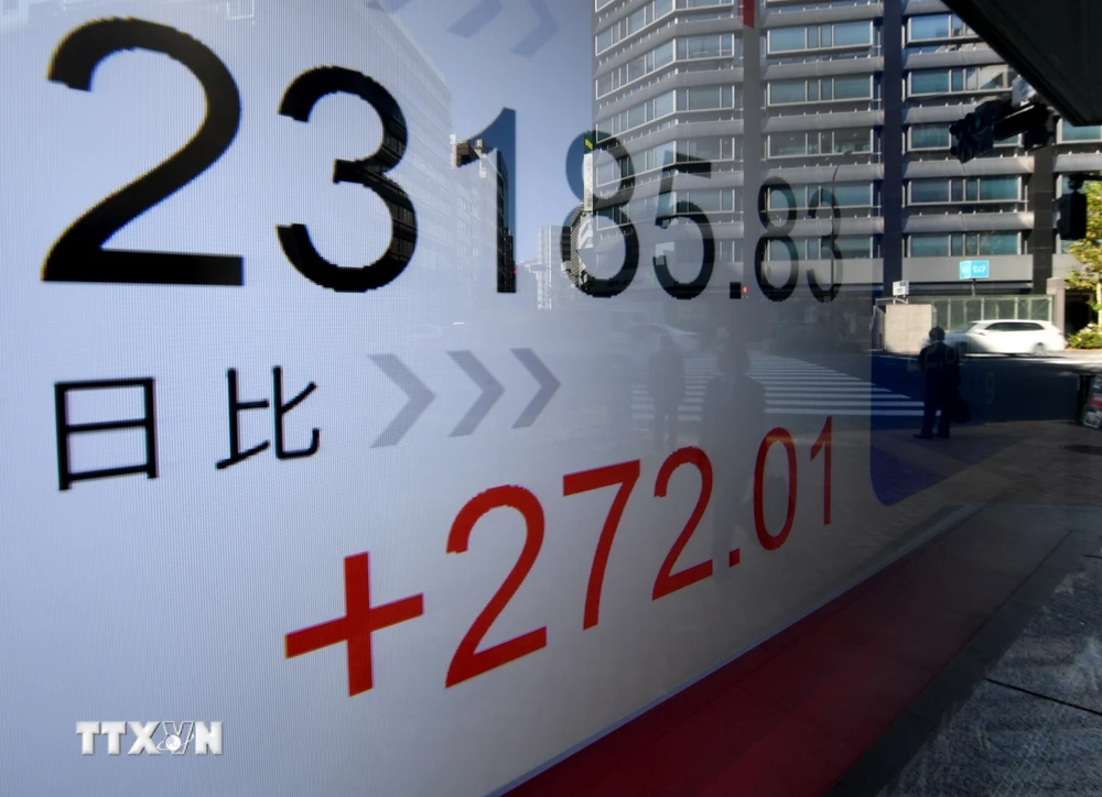 Bảng tỉ giá chứng khoán tại thủ đô Tokyo, Nhật Bản. (Ảnh minh họa. AFP/TTXVN)