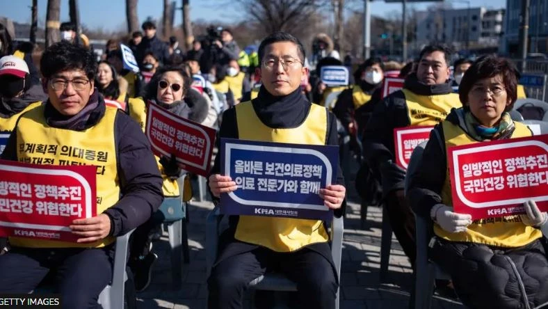 Các bác sỹ ở Seoul phản đối kế hoạch tăng số lượng của chính phủ. (Nguồn: Getty images)