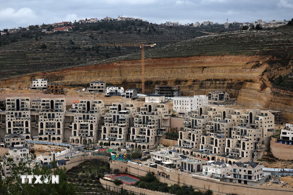 Quang cảnh khu định cư Givat Zeev của Israel gần thành phố Ramallah, Bờ Tây. (Ảnh: AFP/TTXVN)