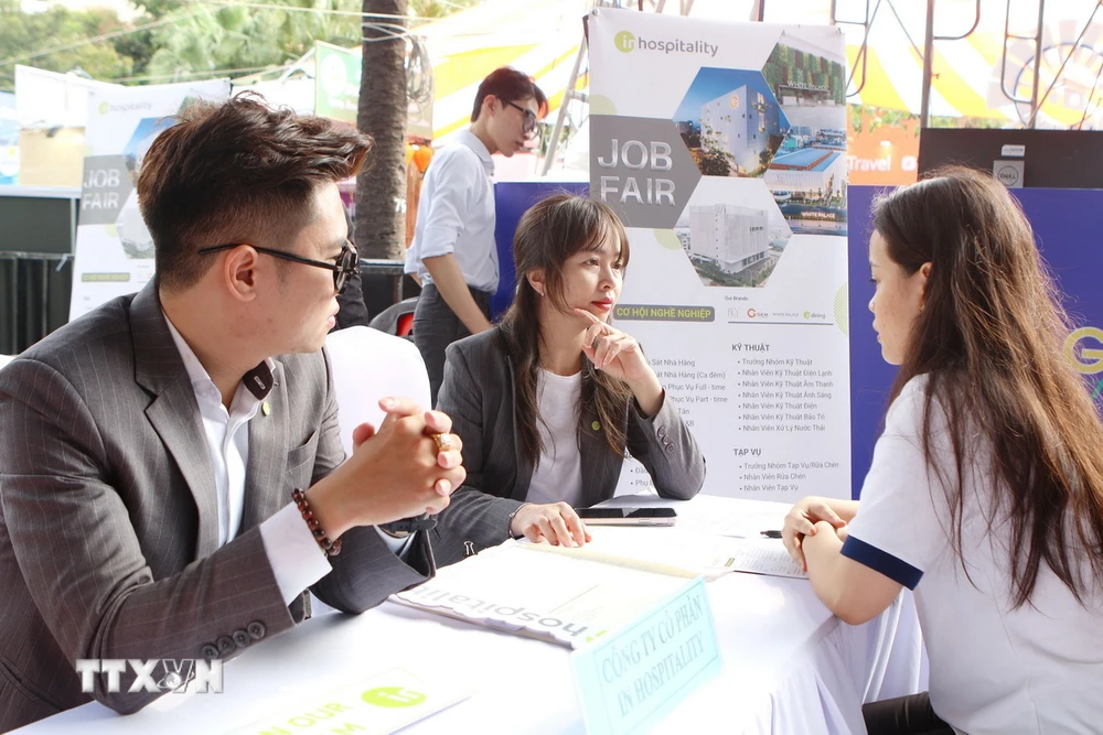 Đông đảo sinh viên tham gia Sàn giao dịch việc làm ngành du lịch Thành phố Hồ Chí Minh năm 2024. (Ảnh: Thanh Vũ/TTXVN)
