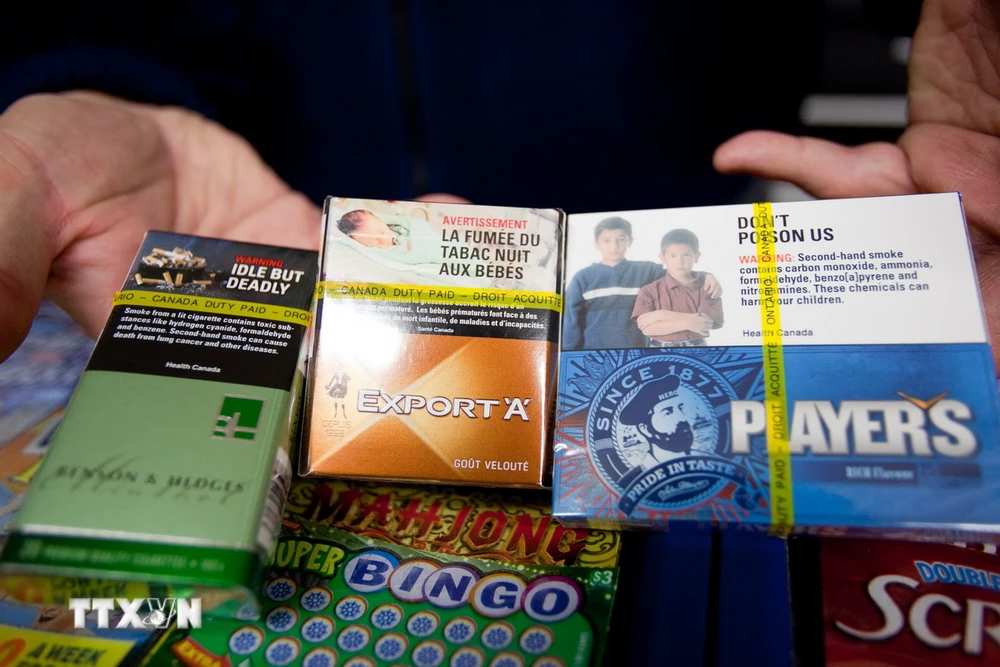 Thuốc lá được bày bán tại Ontario, Canada. (Ảnh: AFP/TTXVN)