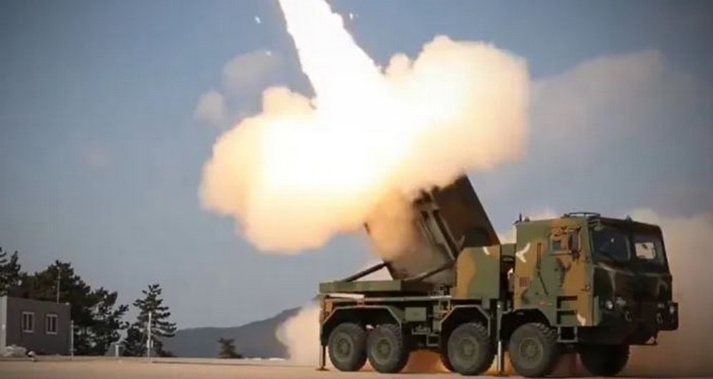 Hệ thống tên lửa MLRS. (Ảnh: eurasiantimes)