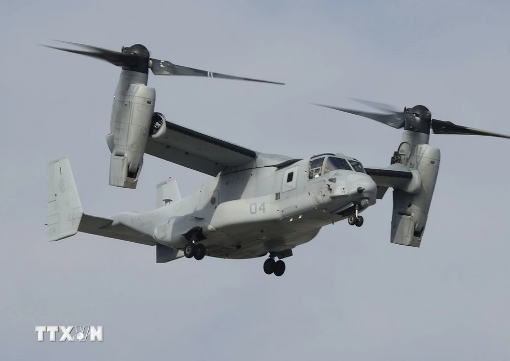 Máy bay vận tải quân sự MV-22 Osprey vận hành gần căn cứ không quân Mỹ ở Futenma, tỉnh Okinawa, Nhật Bản (Ảnh: Kyodo/TTXVN)