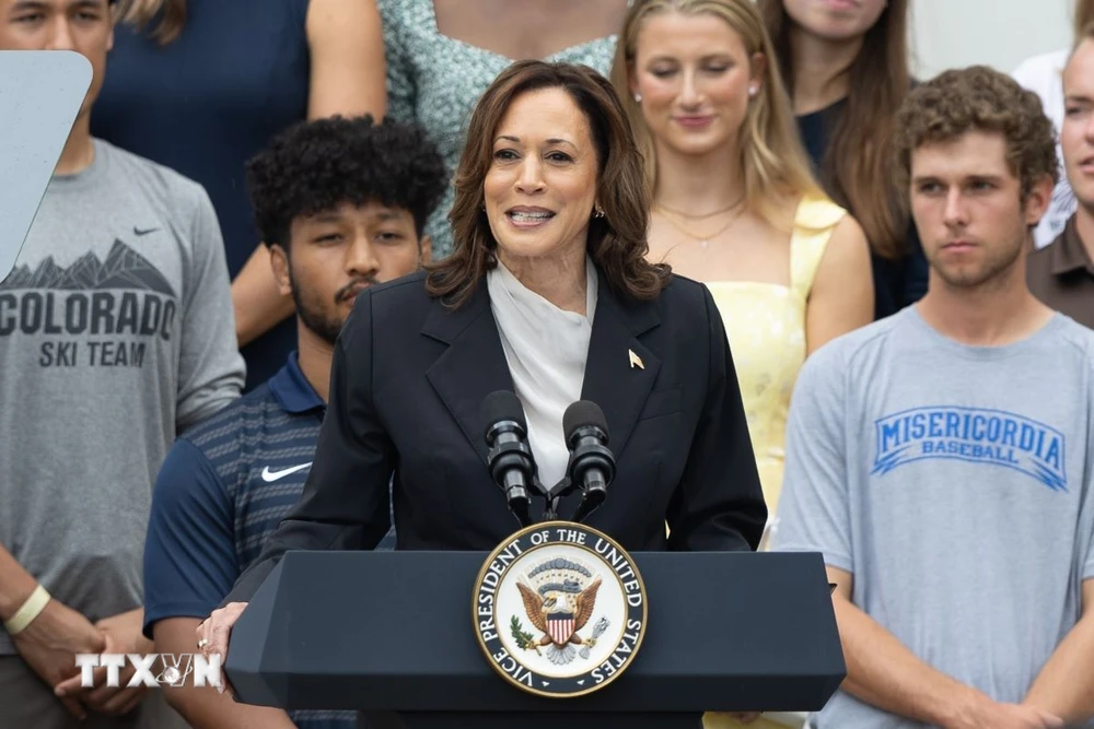 Phó Tổng thống Mỹ Kamala Harris phát biểu tại Washington, DC.. (Ảnh: THX/TTXVN)