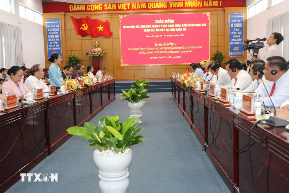 Quang cảnh buổi làm việc. (Ảnh: Thanh Bình/TTXVN)