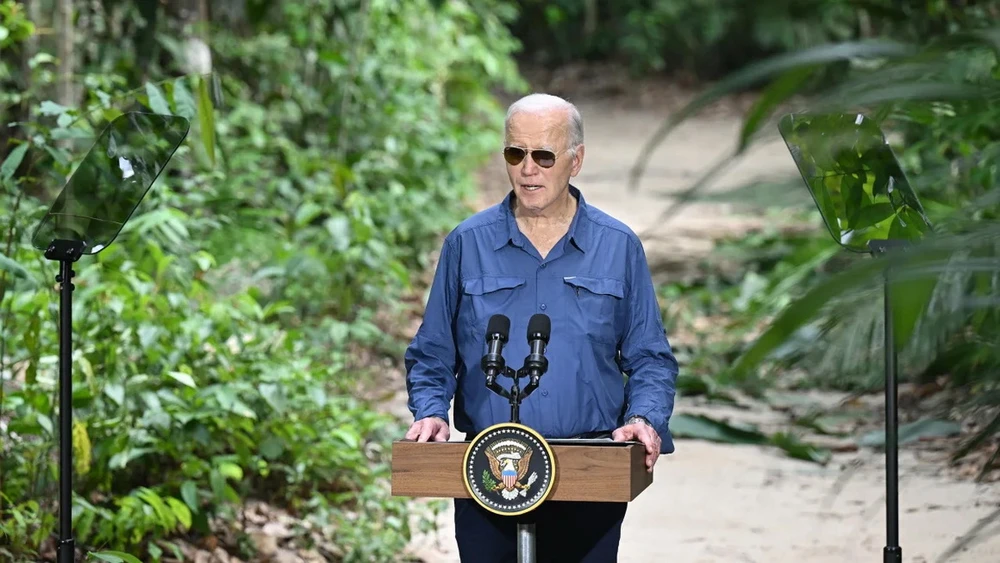 Tổng thống Mỹ Joe Biden phát biểu tại rừng Amazon. (Ảnh: AFP/Getty Images)