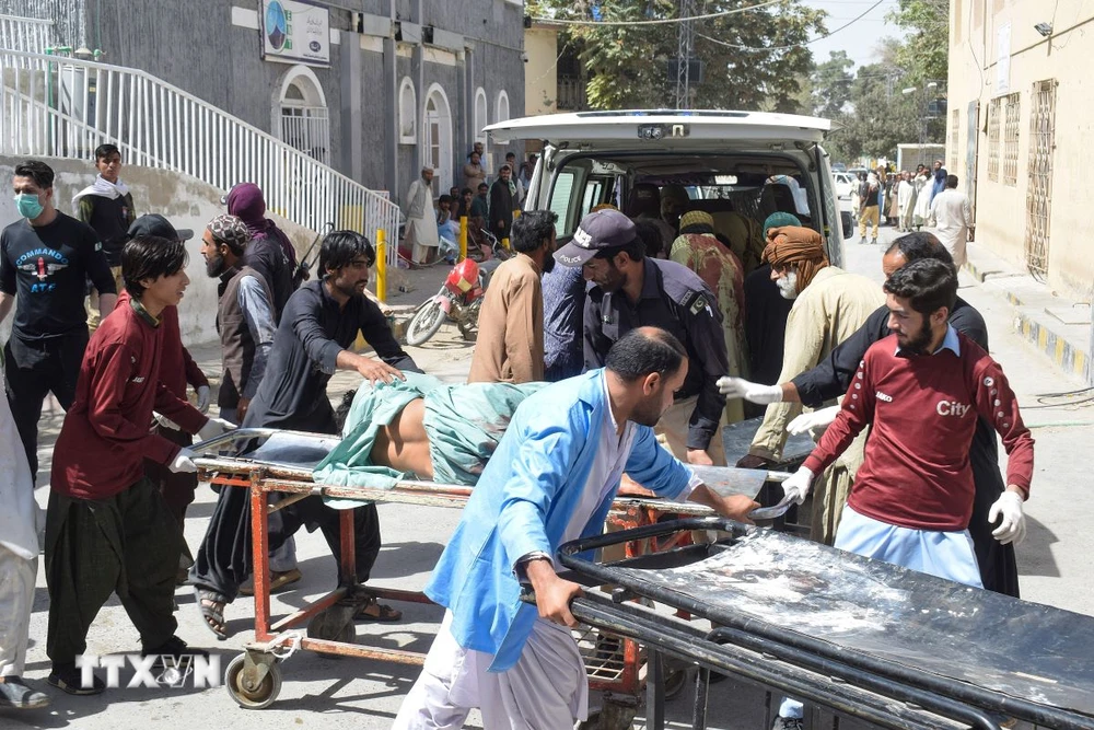 Hiện trường một vụ đánh bom tại Quetta, Pakistan. (Ảnh: AFP/TTXVN)