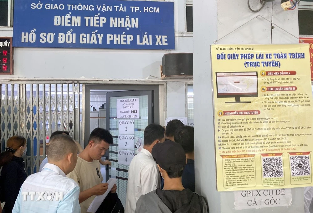 Thành phố Hồ Chí Minh thiếu khoảng 250.000 phôi bằng lái xe- Ảnh 1.