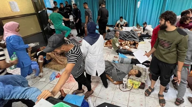 Bệnh nhân tại bệnh viện của Indonesia ở Jabaliya. (Nguồn: Reuters)