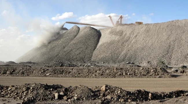 Một chiếc máy chiết xuất vật liệu đất hiếm tại mỏ Bayan Obo ở Nội Mông, Trung Quốc. (Ảnh: Reuters) 