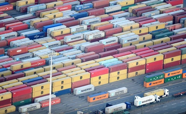 Hàng hoá tại cảng container ở Hamburg (Đức). (Ảnh: REUTERS/TTXVN) 