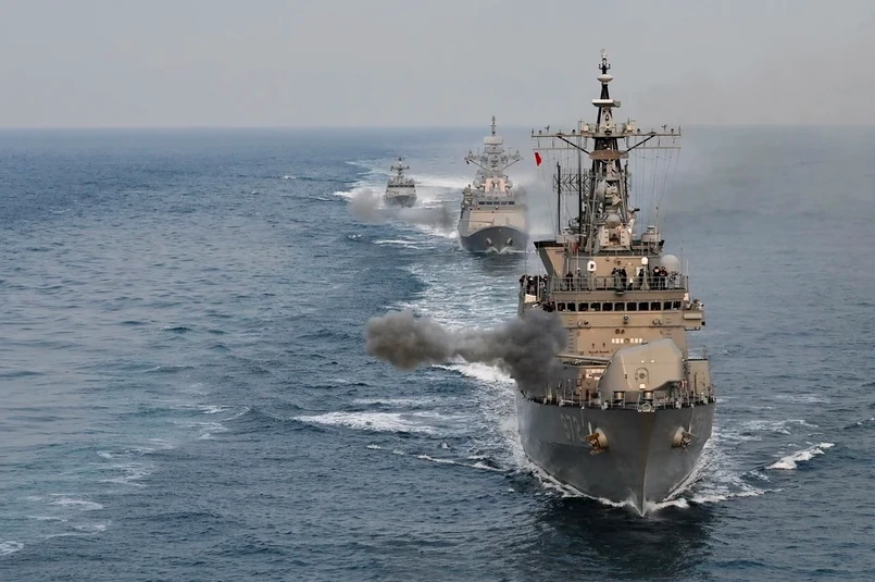 Tàu khu trục Eulji Mundeok của Hải quân Hàn Quốc sẽ tham gia tập trận bắn đạn thật lần đầu tiên trong năm 2024. (Ảnh: Yonhap/TTXVN) 