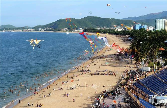 Bãi biển Nha Trang - Khánh Hòa trong ngày hội thả diều nghệ thuật tại Festival biển Nha Trang. (Ảnh: Thanh Hà/TTXVN)