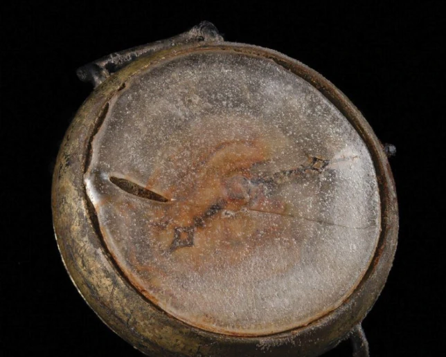 Chiếc đồng hồ tìm thấy sau vụ ném bom nguyên tử ở Hiroshima. (Ảnh: Kyodo)
