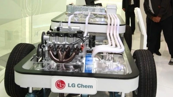 Pin xe điện của hãng LG. (Ảnh: TTXVN)